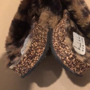 Nicole Miller Animal print cork slip on sandals faux Fur size ? toe2back 9 1/4”